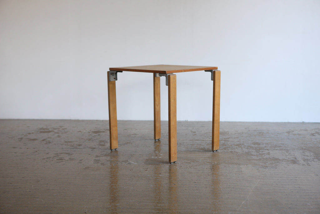 Table by Georges Candilis and Anja Blomstedt for Sentou