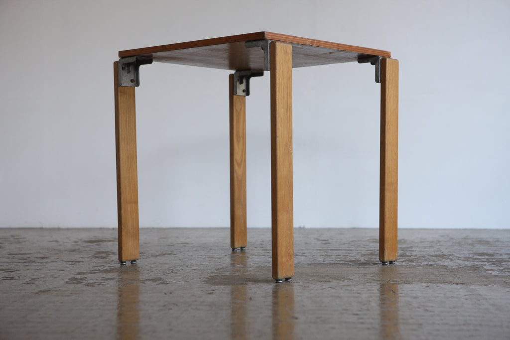 Table by Georges Candilis and Anja Blomstedt for Sentou