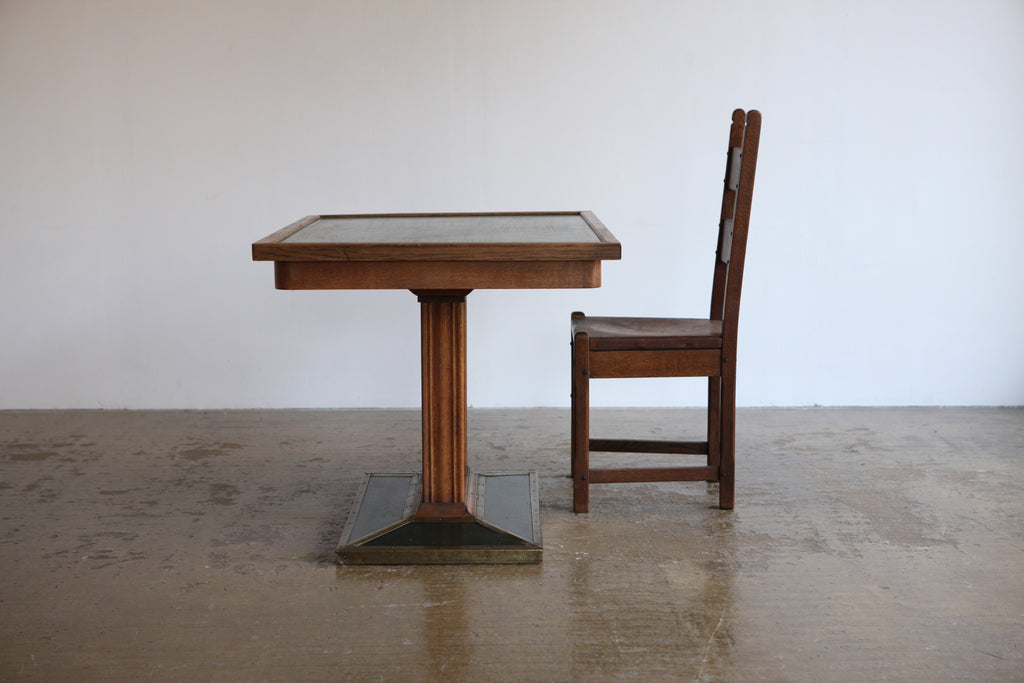 1900's Pedestal Table