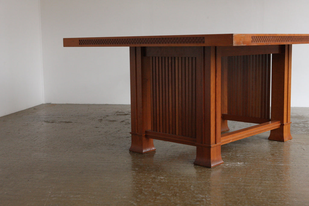 Husser 615 dining table by Frank Lloyd Wright for Cassina