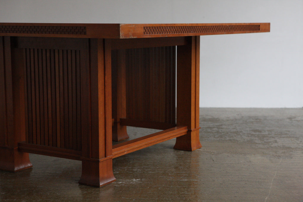 Husser 615 dining table by Frank Lloyd Wright for Cassina